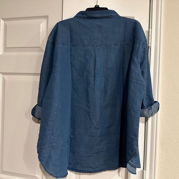 UG Apparel Women's Norte Dame Denim Shirt - Picture 3 of 10